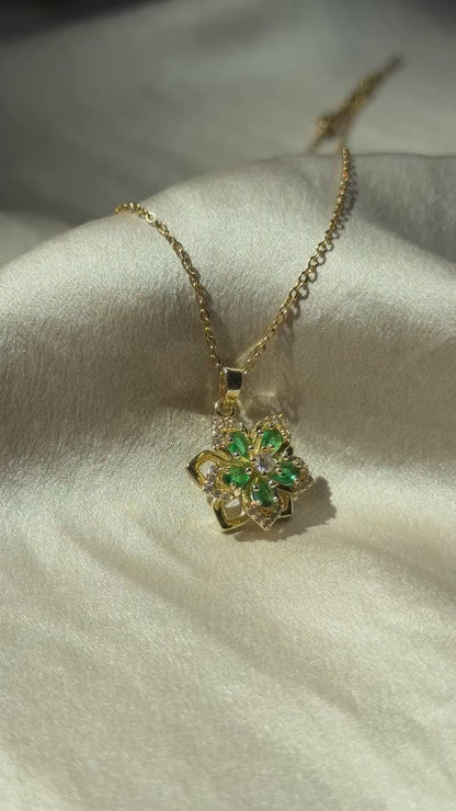 Petal Dream Spin Necklace